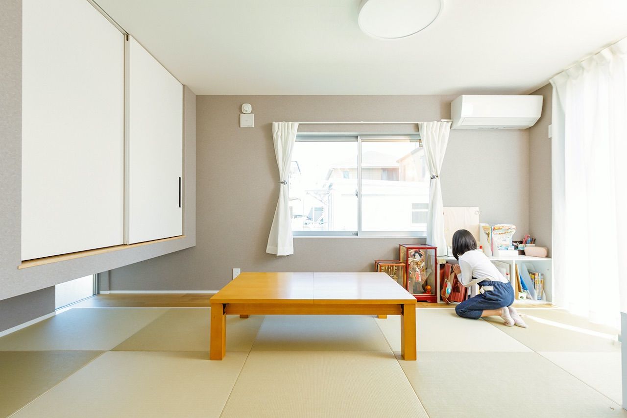 ビクトリーホーム 【2000万円台/充実収納/ウッドデッキ/土間玄関/間取り図】カフェ風のナチュラルな雰囲気×ガレージのある家の建築実例画像4