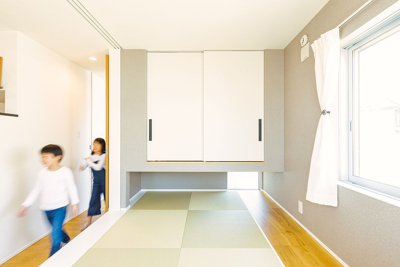 ビクトリーホーム 【2000万円台/充実収納/ウッドデッキ/土間玄関/間取り図】カフェ風のナチュラルな雰囲気×ガレージのある家の建築実例画像5