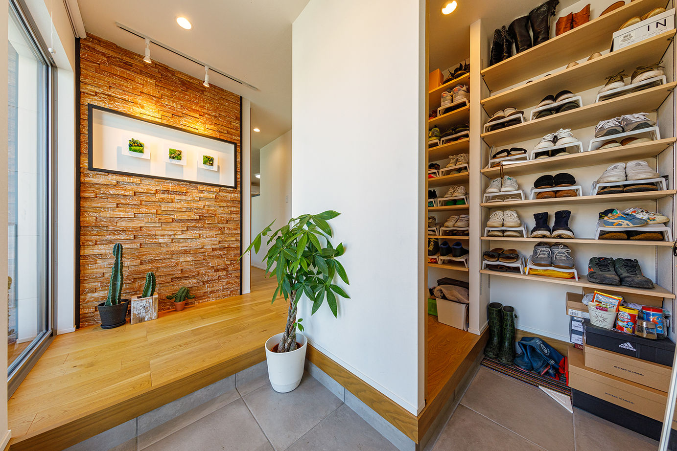 ビクトリーホーム 【2000万円台/充実収納/ウッドデッキ/土間玄関/間取り図】カフェ風のナチュラルな雰囲気×ガレージのある家の建築実例画像9