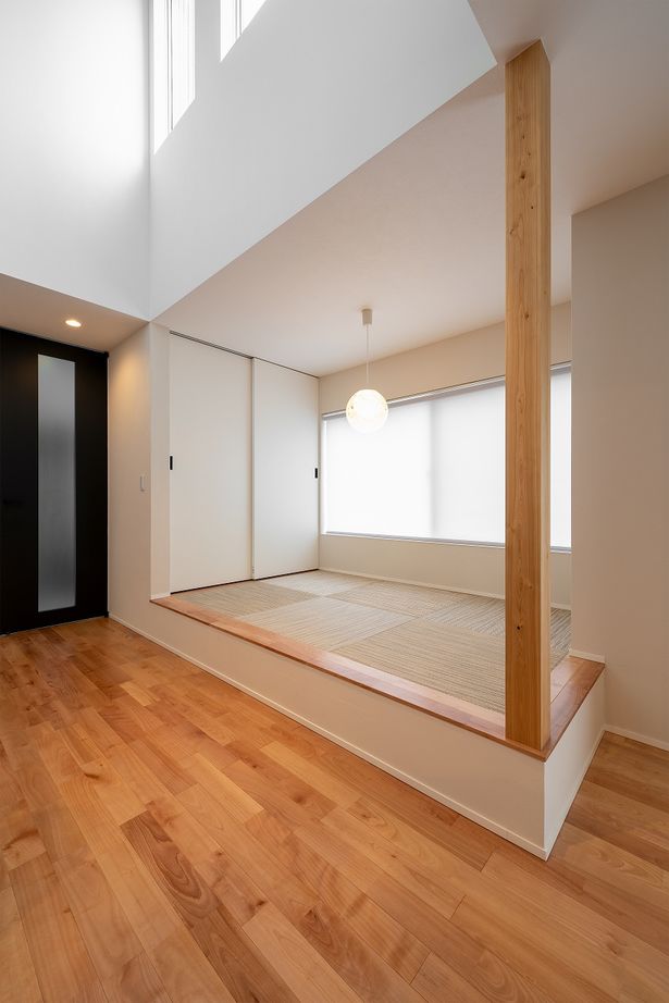 ビクトリーホーム 【2800万円台/吹き抜け/小上がり/ビルトインガレージ】素足で暮らしたくなる無垢×ガルバリウムの注文住宅の建築実例画像4