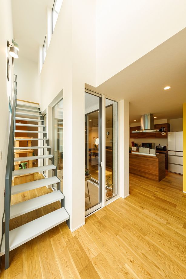 ビクトリーホーム 【2000万円台/キャットドア/バルコニー】猫と暮らす。広いリビングと吹き抜けの中庭がある開放的な注文住宅の建築実例画像7