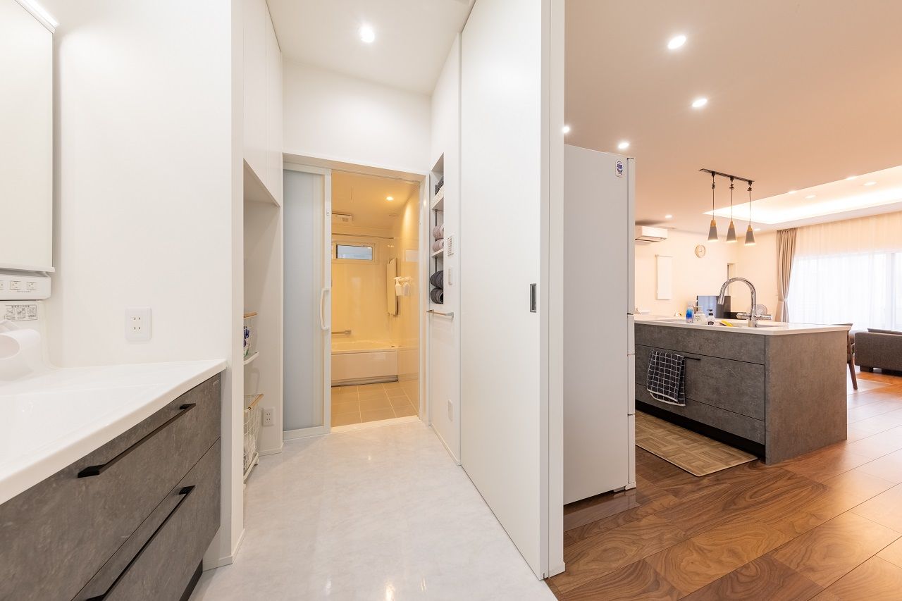 ビクトリーホーム 【2000万円台/36.8坪/土地探し/間取り図】家事楽な回遊動線に子どもがのびのびと過ごせる広いリビングの家の建築実例画像6