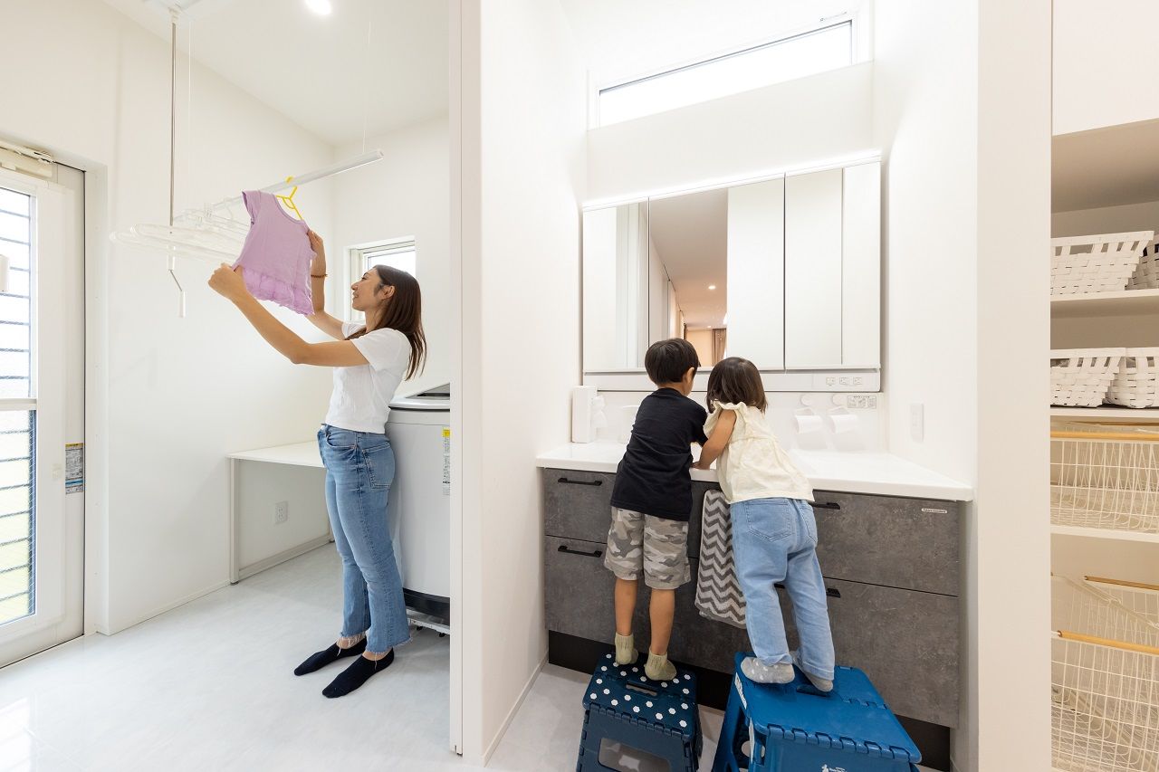 ビクトリーホーム 【2000万円台/36.8坪/土地探し/間取り図】家事楽な回遊動線に子どもがのびのびと過ごせる広いリビングの家の建築実例画像7