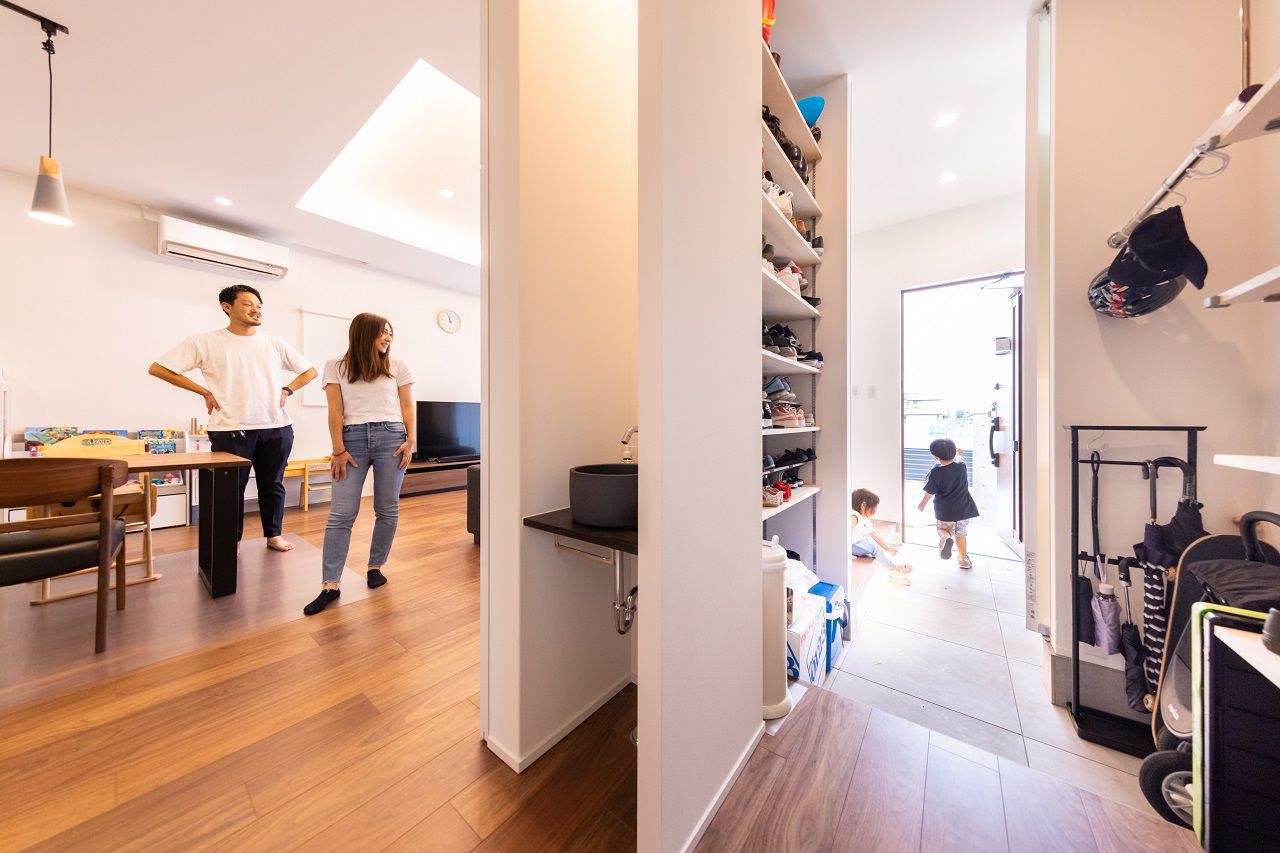 ビクトリーホーム 【2000万円台/36.8坪/土地探し/間取り図】家事楽な回遊動線に子どもがのびのびと過ごせる広いリビングの家の建築実例画像8