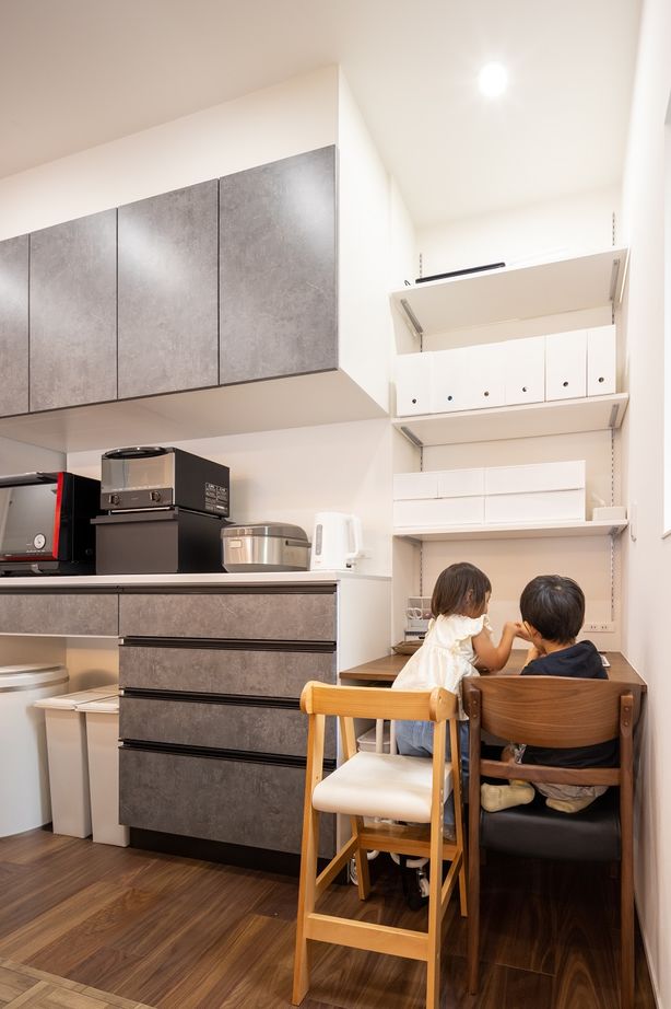 ビクトリーホーム 【2000万円台/36.8坪/土地探し/間取り図】家事楽な回遊動線に子どもがのびのびと過ごせる広いリビングの家の建築実例画像10