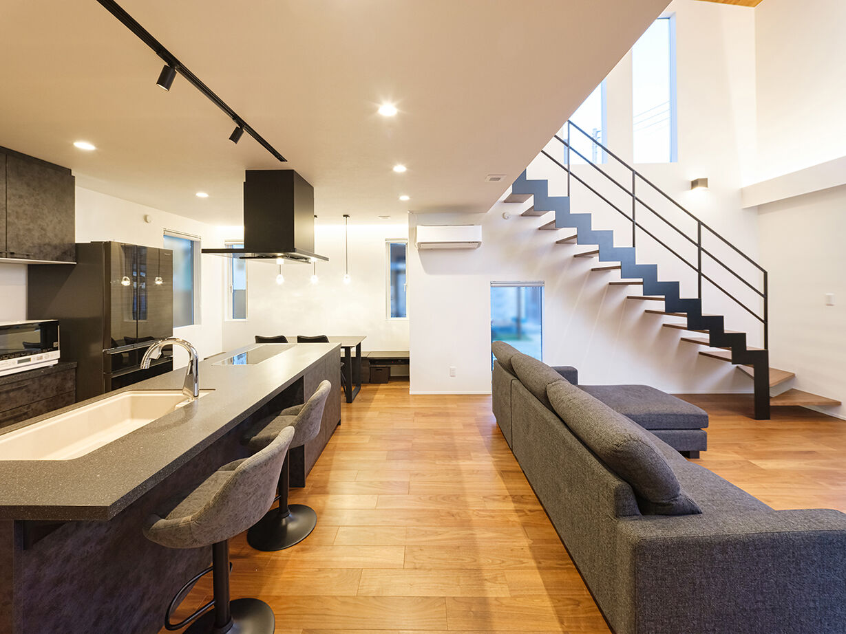 ビクトリーホーム 【秦野市/2499万円/吹き抜け/充実収納/間取り図】生活感のない、非日常感のあるラグジュアリーな注文住宅の建築実例画像3