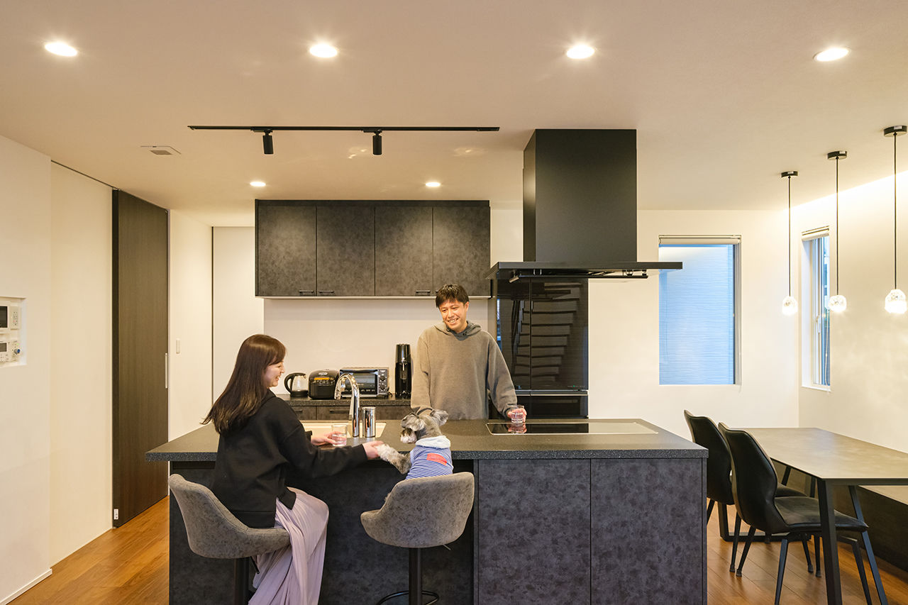 ビクトリーホーム 【秦野市/2499万円/吹き抜け/充実収納/間取り図】生活感のない、非日常感のあるラグジュアリーな注文住宅の建築実例画像4