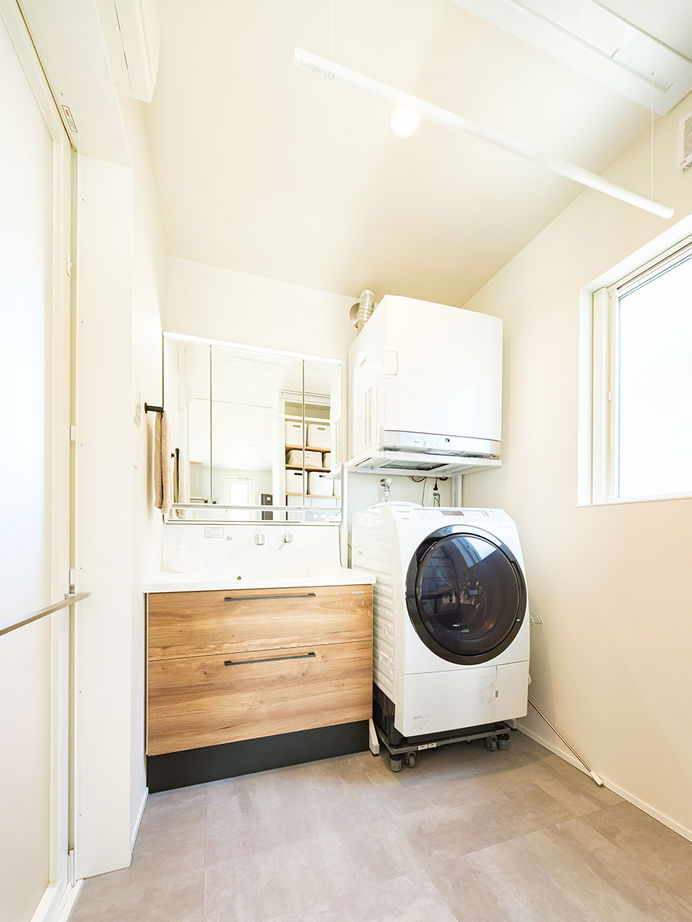 ビクトリーホーム 【2283万円/ロフト/充実収納/間取り図】家事をスムーズにする設計と勾配天井によるのびやかな2階LDKの家の建築実例画像5