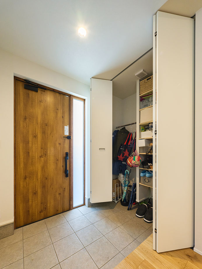 ビクトリーホーム 【2283万円/ロフト/充実収納/間取り図】家事をスムーズにする設計と勾配天井によるのびやかな2階LDKの家の建築実例画像9