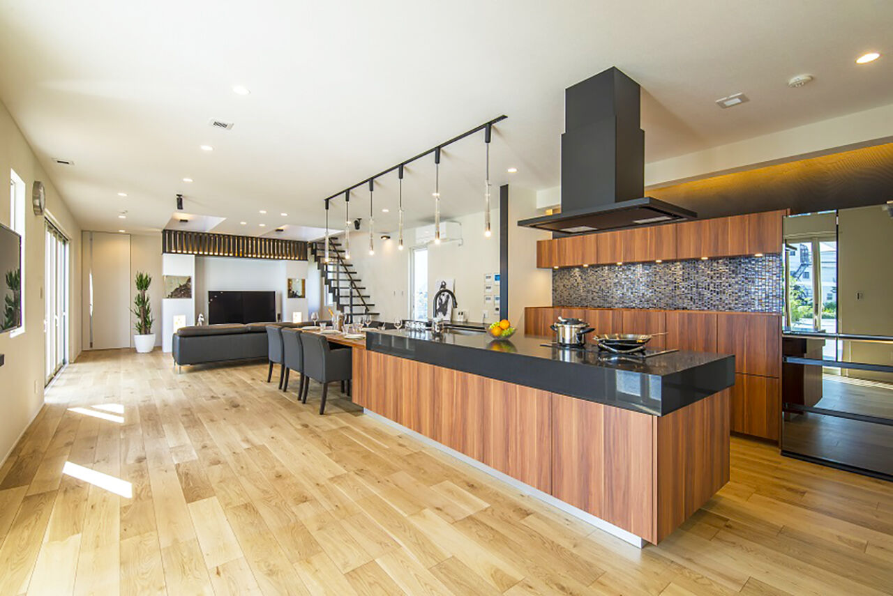 ビクトリーホーム 【8000万円台/ビルトインガレージ/間取り図あり】『非日常』がテーマ。本物のラグジュアリーに癒される。の建築実例画像2