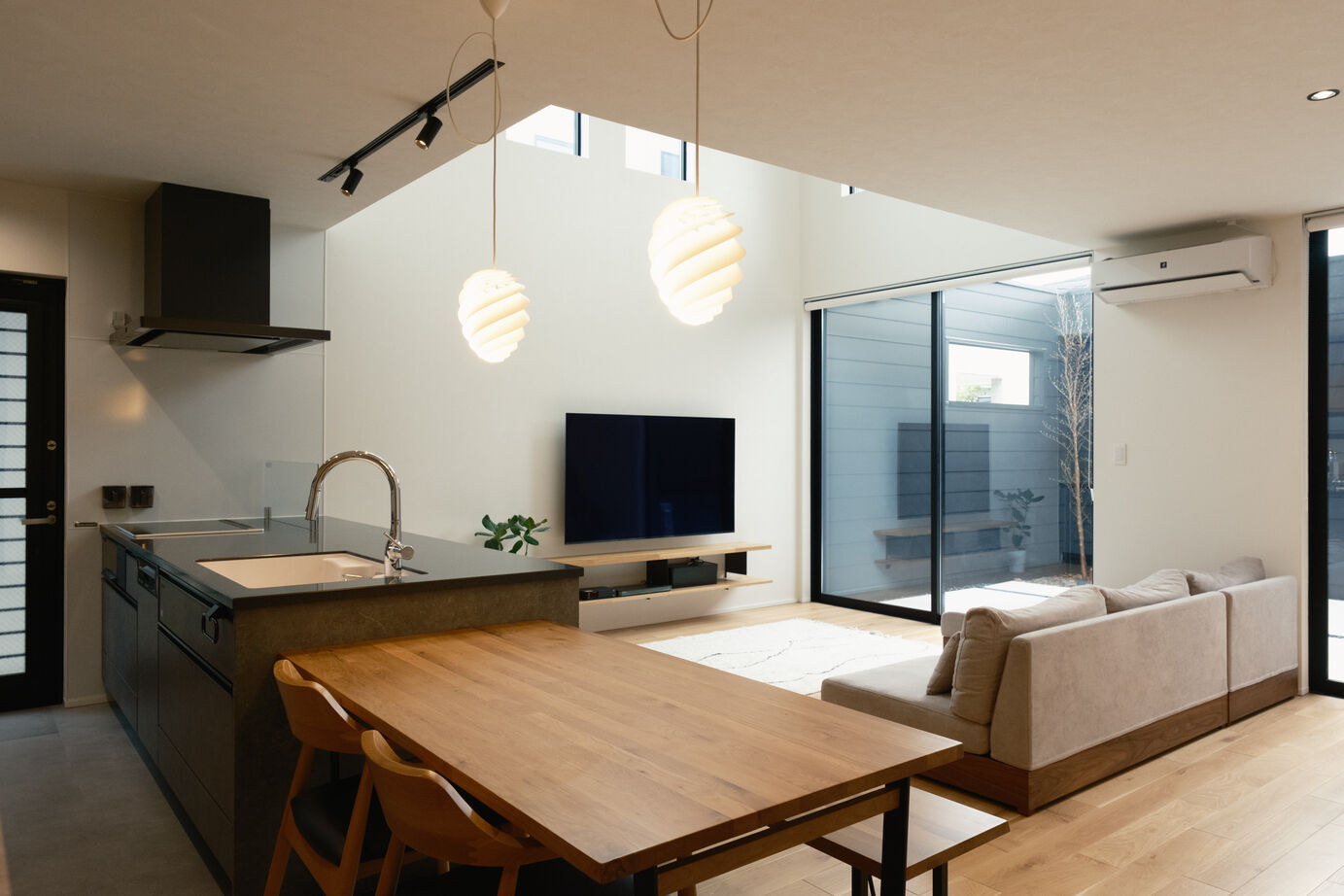 ビクトリーホーム 【3000万円台/吹き抜け/ホテルライク/間取り図】プライベート×ラグジュアリーが実現したライトコートの家の建築実例画像5