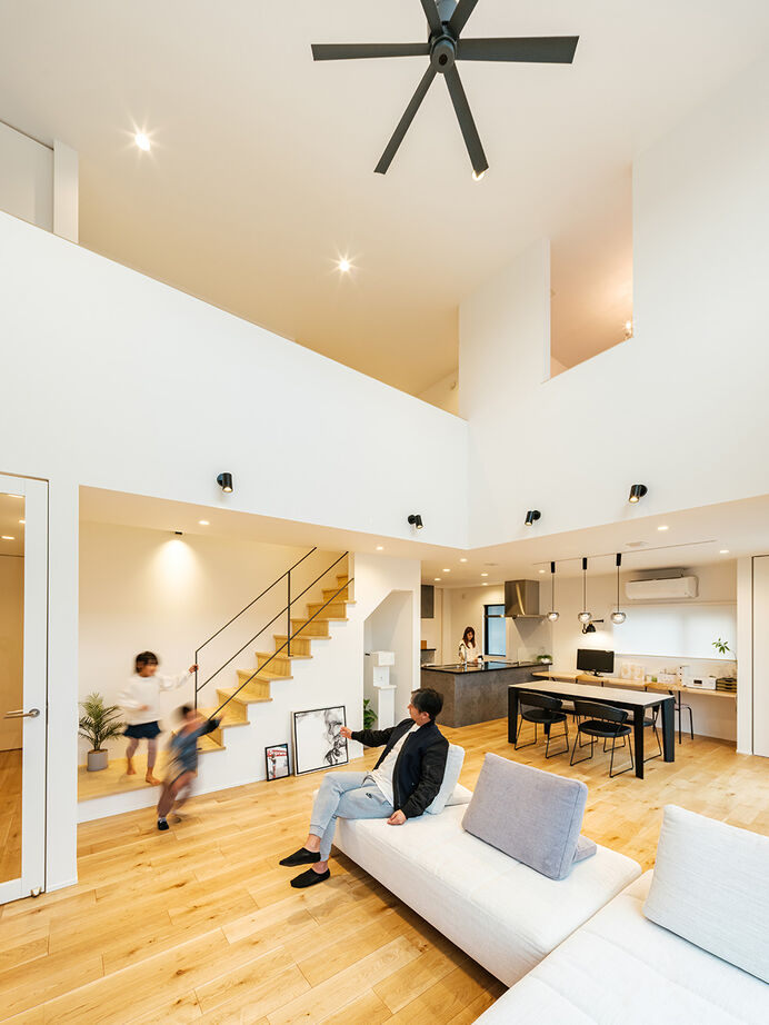 ビクトリーホーム 【3000万円台/吹き抜け/間取り図】外とフラットに繋がるリビングで視線を気にせず子どもとのびのび暮らす家の建築実例画像3