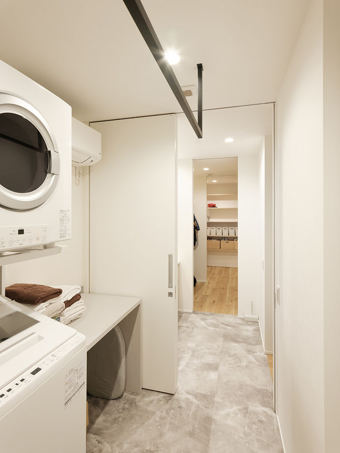 ビクトリーホーム 【3000万円台/吹き抜け/間取り図】外とフラットに繋がるリビングで視線を気にせず子どもとのびのび暮らす家の建築実例画像7