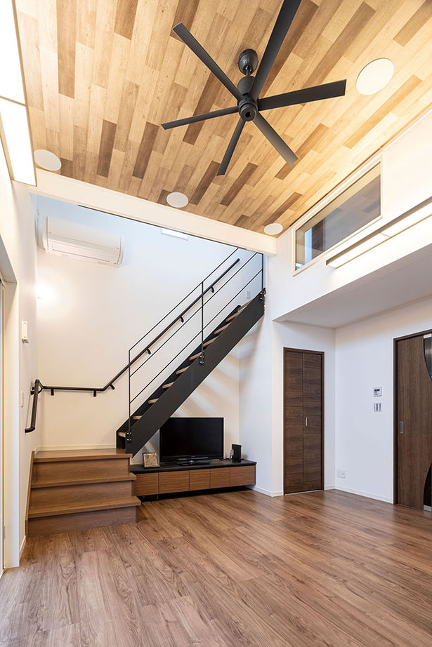 アークホーム　一級建築士事務所 【1000万円台/吹き抜け/間取り図有】家族との絆を深め、趣味も満喫！性能や価格も妥協せず叶えたマイホームの建築実例画像2