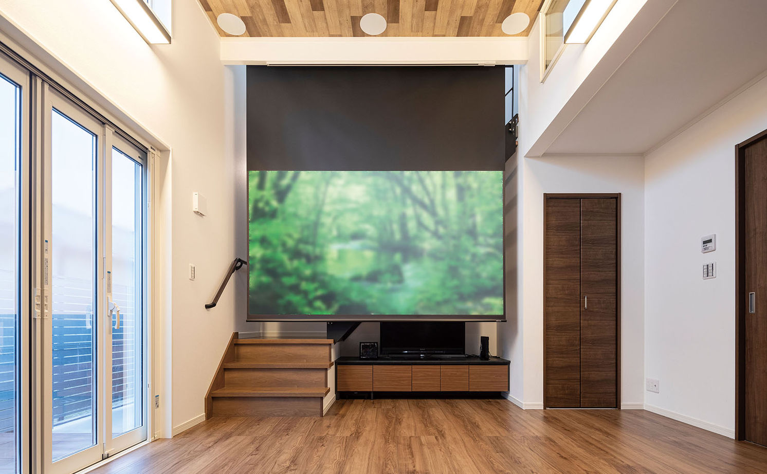 アークホーム　一級建築士事務所 【1000万円台/吹き抜け/間取り図有】家族との絆を深め、趣味も満喫！性能や価格も妥協せず叶えたマイホームの建築実例画像3