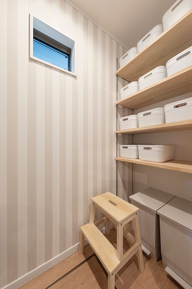 アークホーム　一級建築士事務所 【2000万円台/吹き抜け/間取り図有】ぬくもりと開放感いっぱいのLDKでのびのびと。20代で叶えた理想の家の建築実例画像5