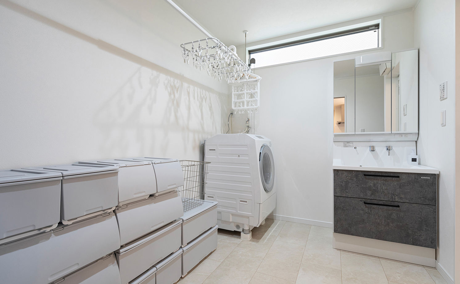 アークホーム　一級建築士事務所 【2000万円台/吹き抜け/間取り図有】ぬくもりと開放感いっぱいのLDKでのびのびと。20代で叶えた理想の家の建築実例画像9