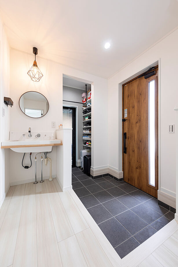 アークホーム　一級建築士事務所 【1000万円台/ビルトインガレージ/間取り図有】予算もこだわりも諦めない。趣味や遊びを満喫する住まいへの建築実例画像3