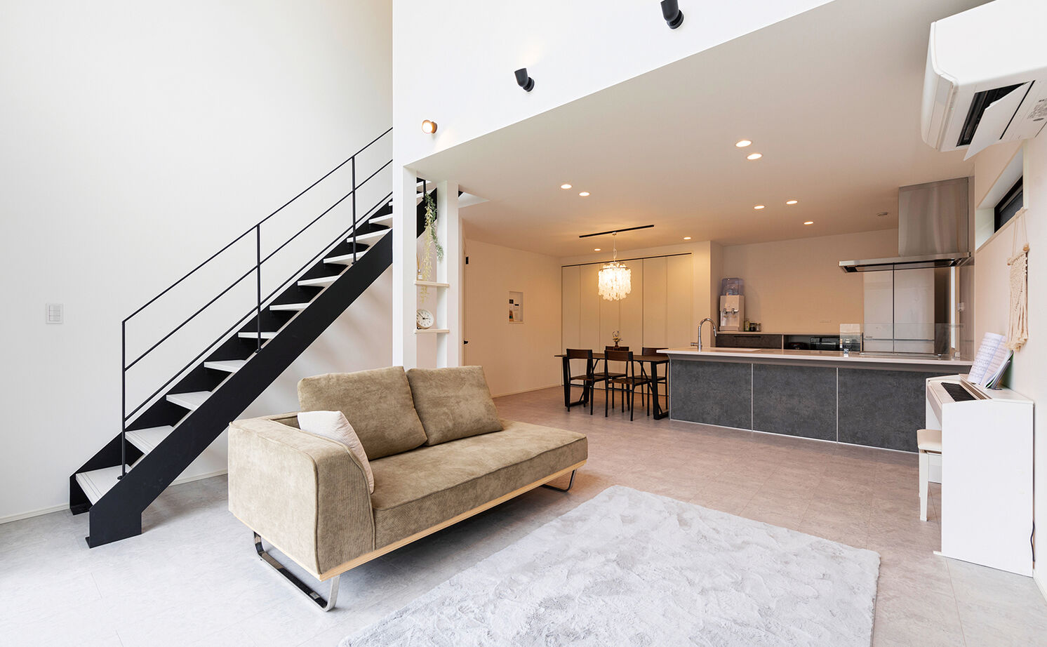 アークホーム　一級建築士事務所 【1000万円台/吹抜け/間取り図有】「コスパ高すぎ！」モデルハウスで実感。ほぼ標準で、家族と楽しむ家への建築実例画像4