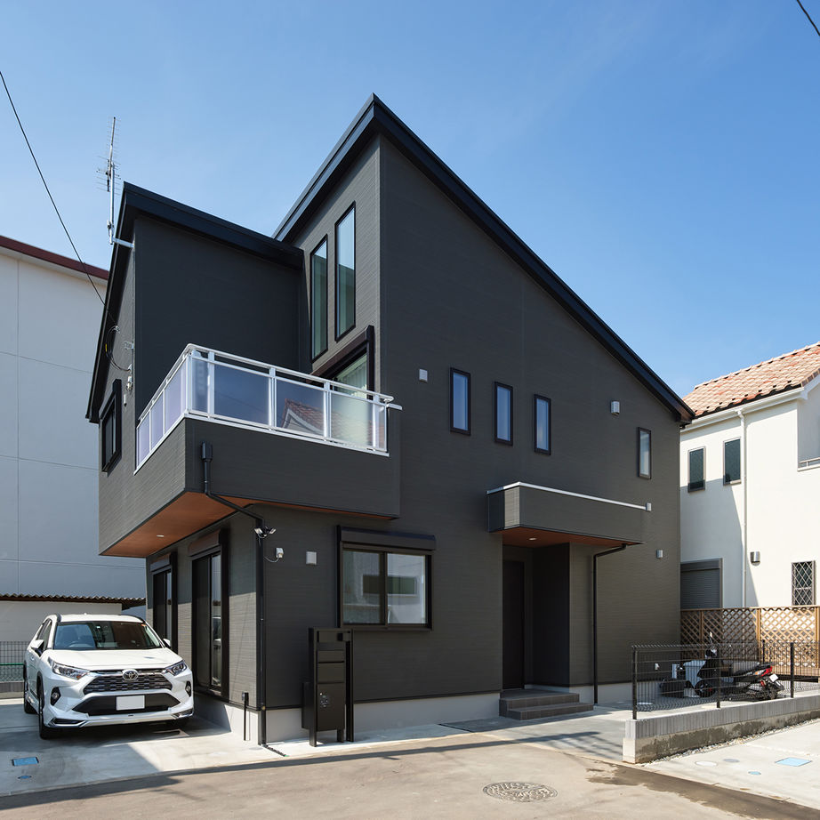 アークホーム　一級建築士事務所 【1000万円台/2階リビング/間取り図有】“隠す”収納で生活感をなくした、こだわりのスタイリッシュなLDKの建築実例画像2