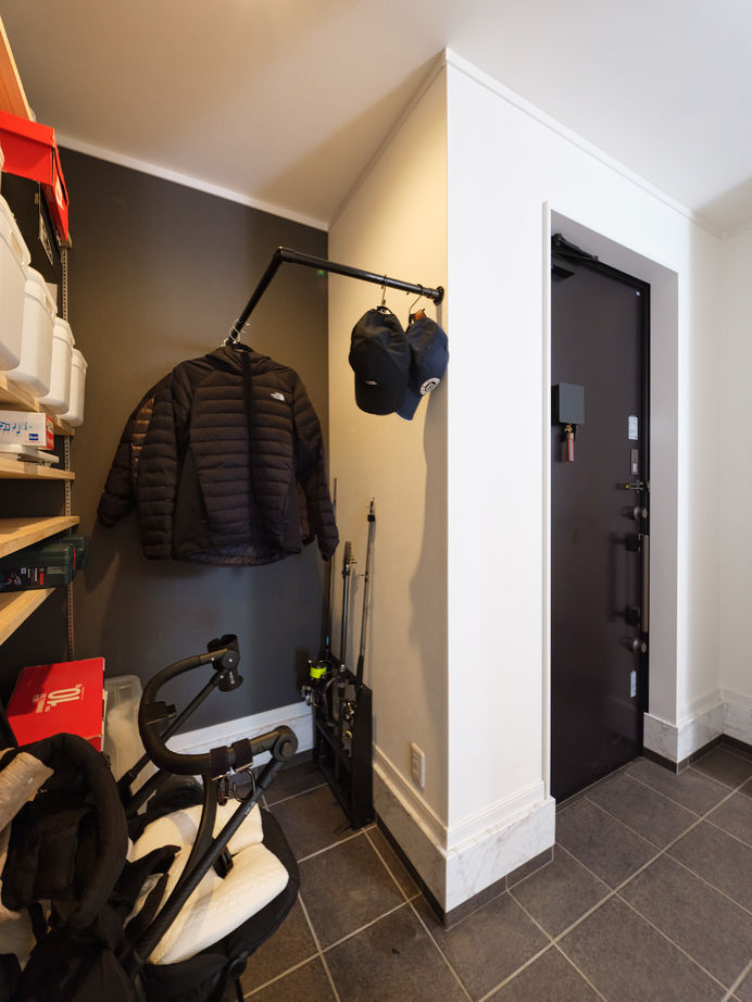 アークホーム　一級建築士事務所 【1000万円台/2階リビング/間取り図有】“隠す”収納で生活感をなくした、こだわりのスタイリッシュなLDKの建築実例画像10