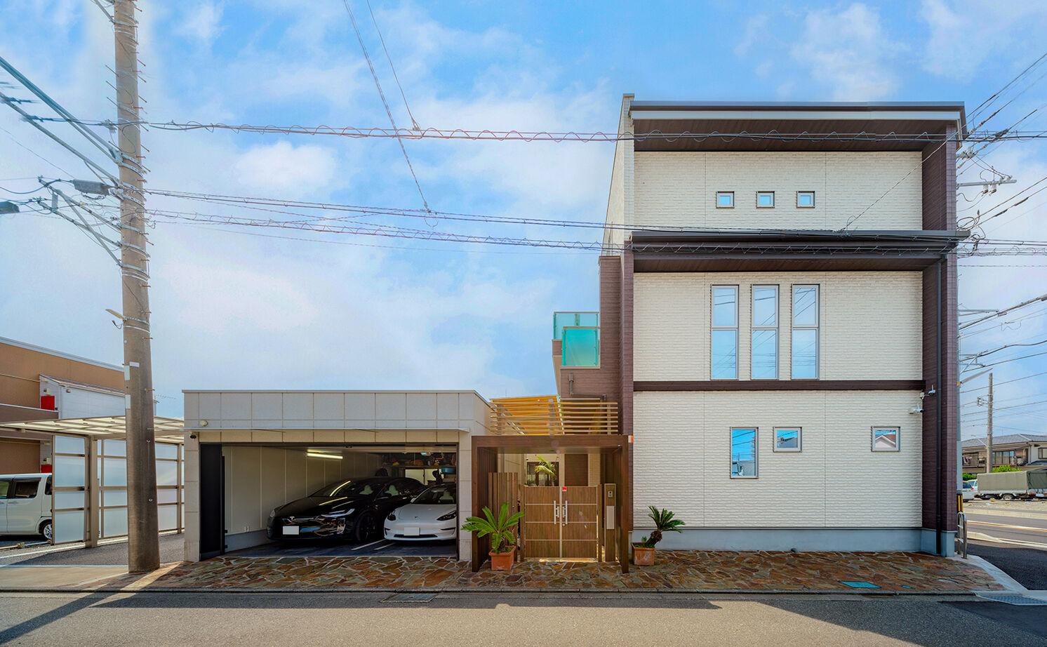 アークホーム　一級建築士事務所 【3000万円台/吹抜け/中庭/間取り図有】ライトコートで内と外をつないだ、自然の心地よさあふれる邸宅の建築実例画像2