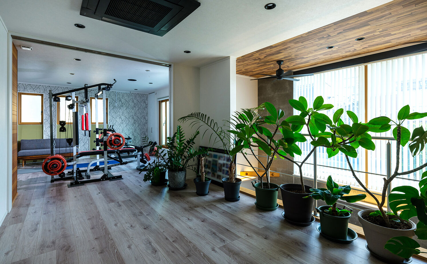 アークホーム　一級建築士事務所 【3000万円台/吹抜け/中庭/間取り図有】ライトコートで内と外をつないだ、自然の心地よさあふれる邸宅の建築実例画像17