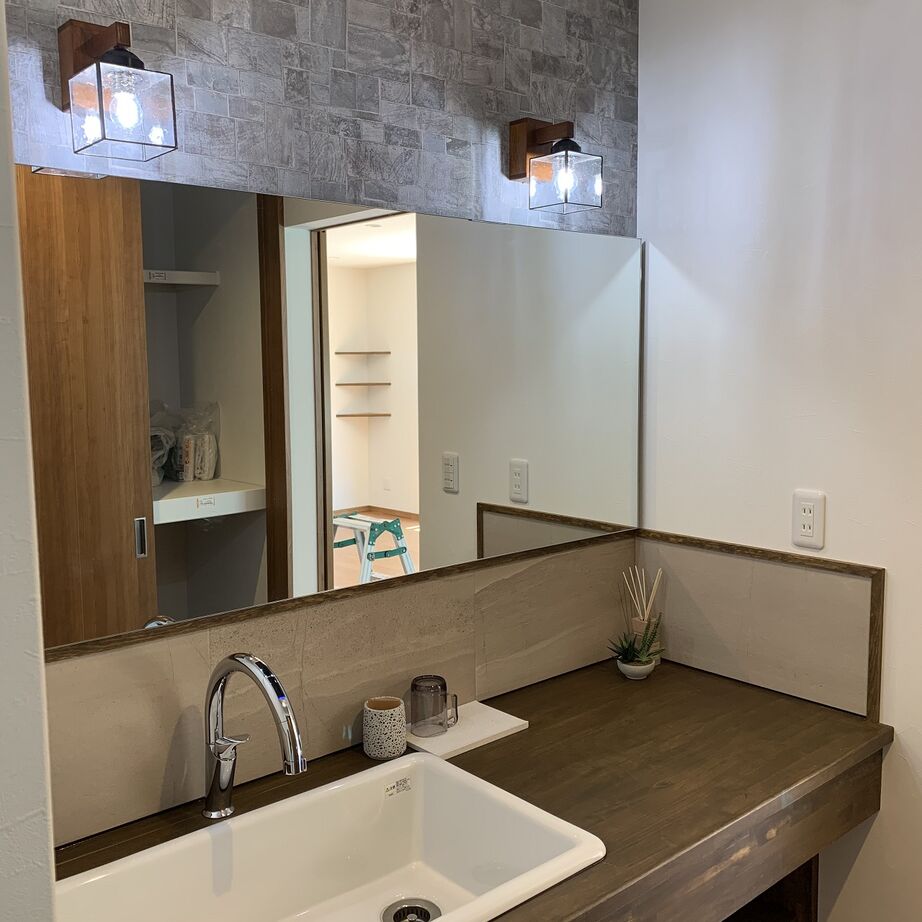 まるるのおうち 【間取り図あり/1700万円台】シンプルデザインに和を取り入れた、洗い出しの土間がある家の建築実例画像4