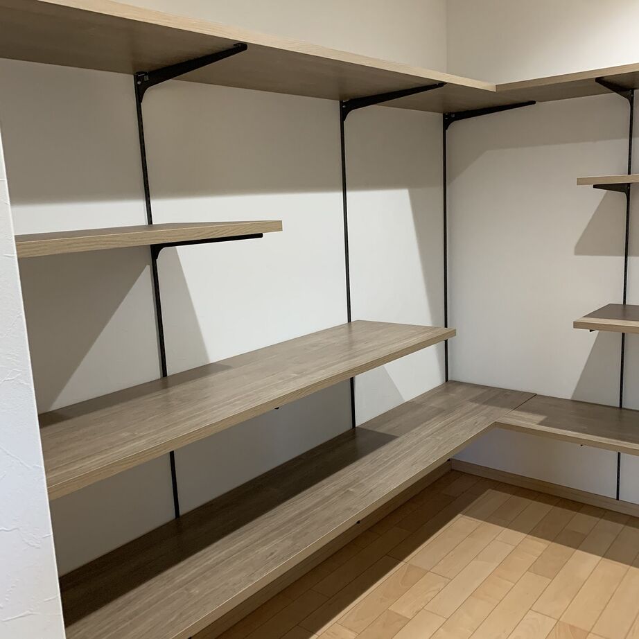 まるるのおうち 【間取り図あり/1700万円台】シンプルデザインに和を取り入れた、洗い出しの土間がある家の建築実例画像5