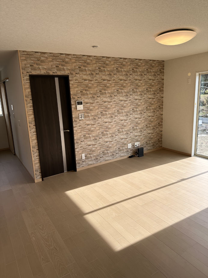 まるるのおうち 【1800万円台/39坪/間取り図】広々としたリビング、堀りごたつ付き和室のある家 の建築実例画像2