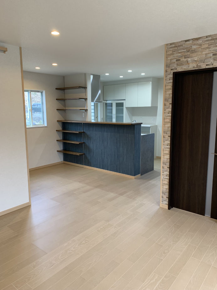 まるるのおうち 【1800万円台/39坪/間取り図】広々としたリビング、堀りごたつ付き和室のある家 の建築実例画像3