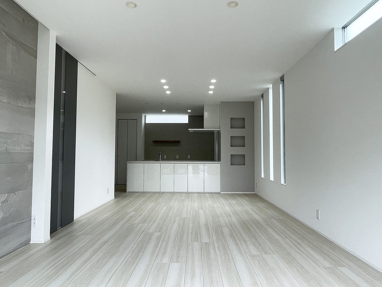 明建ハウス 【和歌山県／紀州材／土地探し】ZEH基準の高断熱。洗練されたライトグレーでまとめたシンプルライフの建築実例画像3