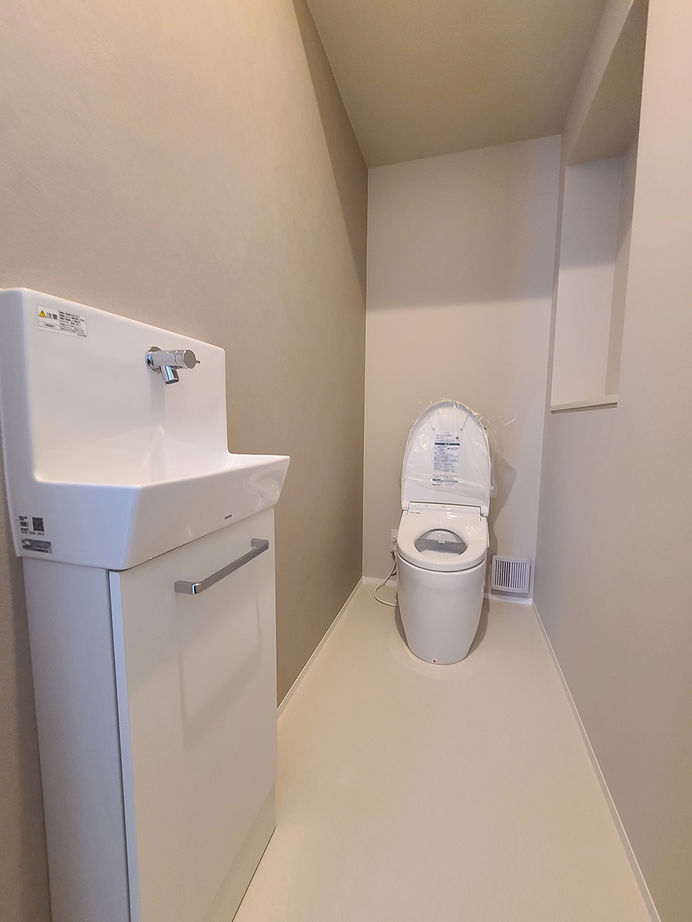 明建ハウス 【和歌山県／紀州材／土地探し】ZEH基準の高断熱。洗練されたライトグレーでまとめたシンプルライフの建築実例画像8