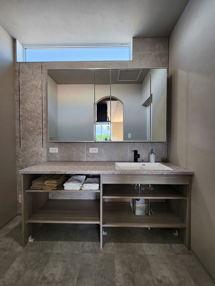 明建ハウス 【和歌山県／平屋／紀州材の家】外と内、あいまいな空間が日々の暮らしにリラックス感をもたらす平屋の家の建築実例画像6