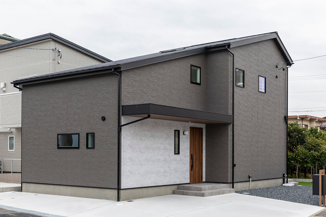 Relax home 【2000万円台/全館空調/30坪台/間取り図】回遊キッチン、水回りへの近道。動線の工夫で家事をラクにした家の建築実例画像2