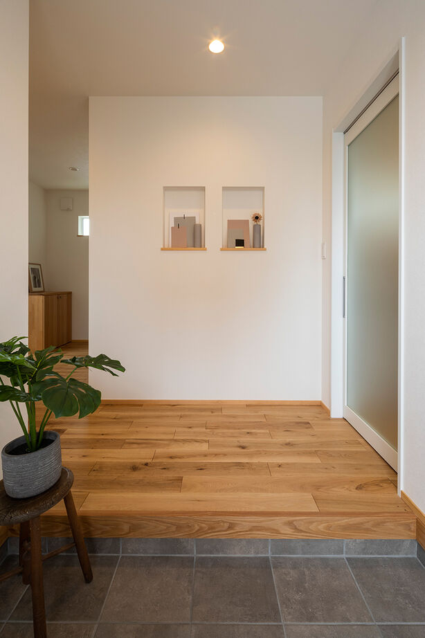 Relax home 【2000万円台/全館空調/30坪台/間取り図】回遊キッチン、水回りへの近道。動線の工夫で家事をラクにした家の建築実例画像9