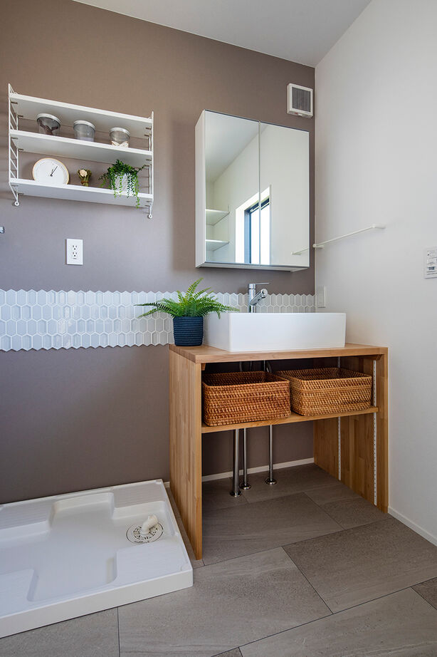 Relax home 【2000万円台/コンパクト/20坪台/間取り図】気分は高原リゾート。外の空気と緑に癒されるテラスのある家の建築実例画像8