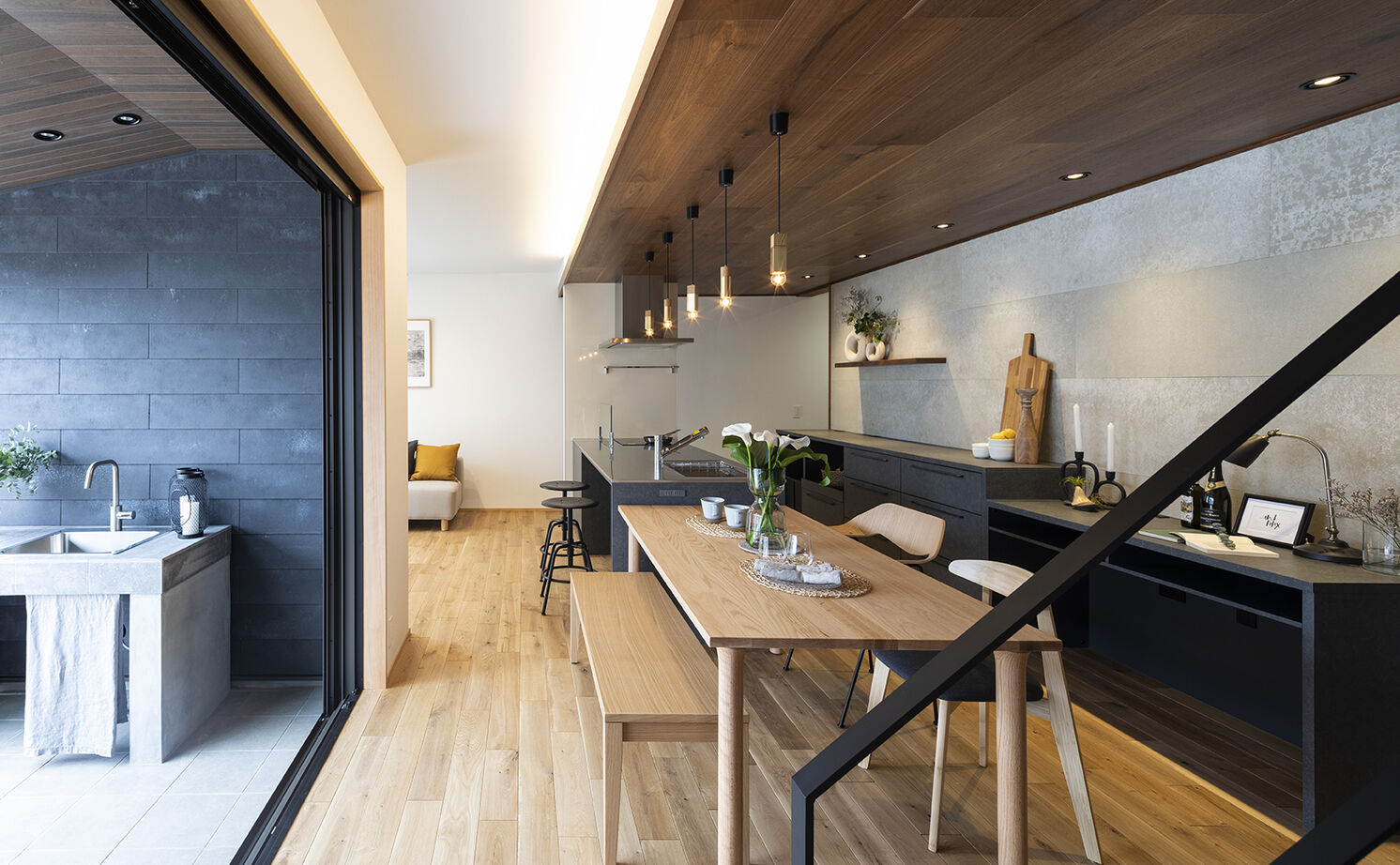 Relax home 【3000万円台/アウトドアリビング/40坪台/間取り図】風を感じるダイニングとガーデンキッチンのある家の建築実例画像4