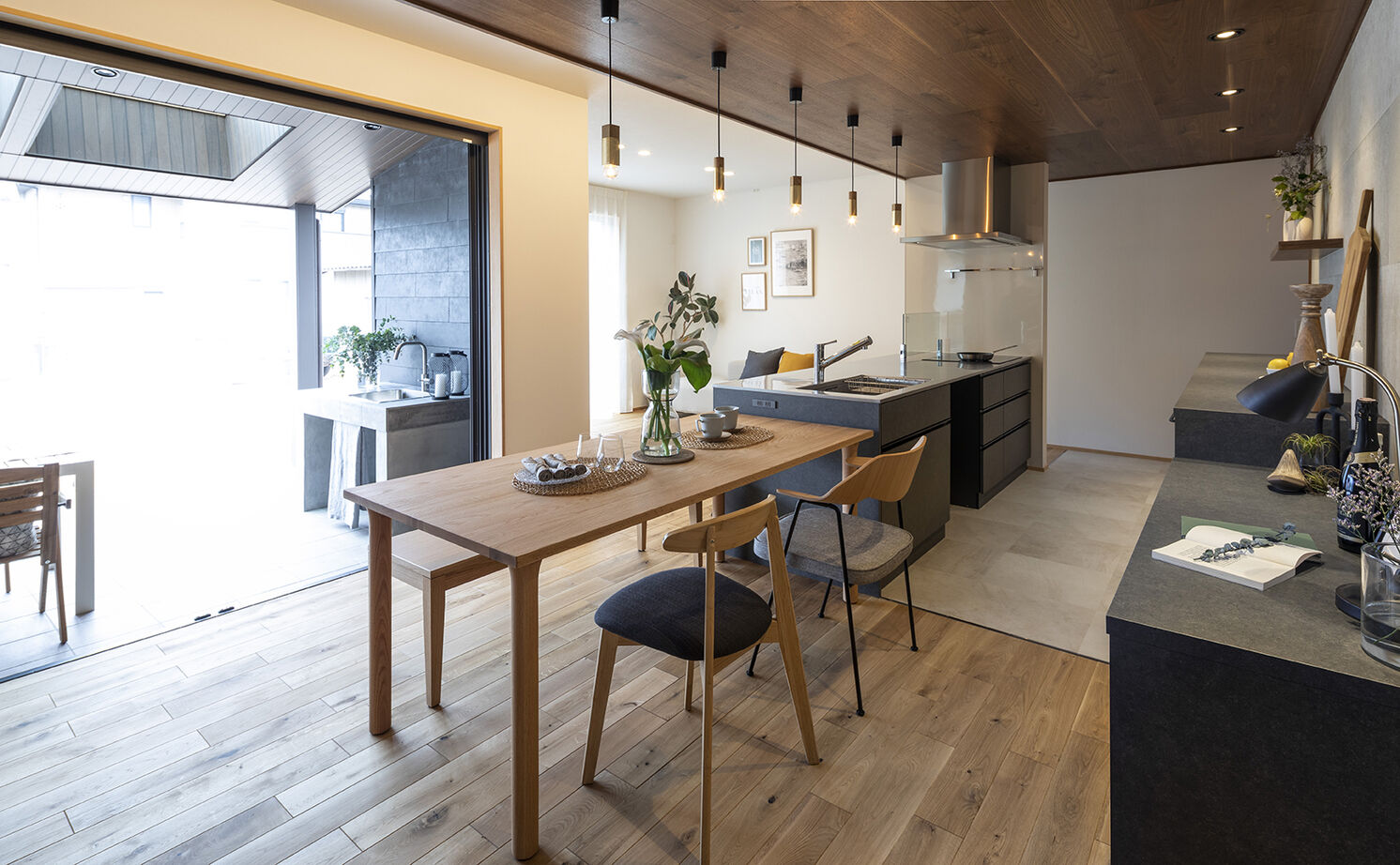 Relax home 【3000万円台/アウトドアリビング/40坪台/間取り図】風を感じるダイニングとガーデンキッチンのある家の建築実例画像5