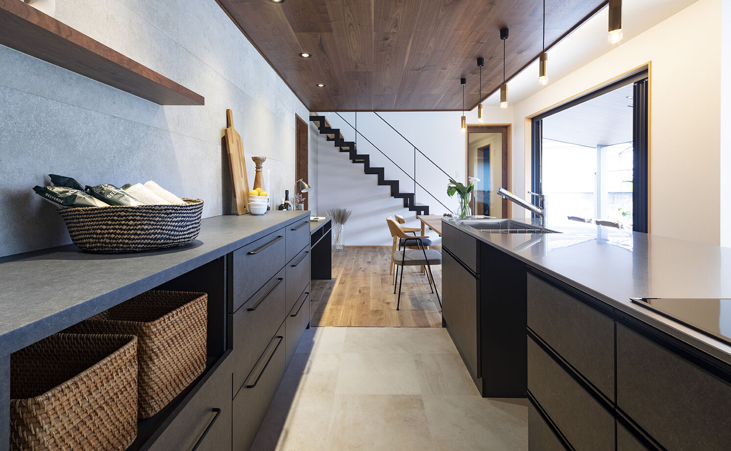 Relax home 【3000万円台/アウトドアリビング/40坪台/間取り図】風を感じるダイニングとガーデンキッチンのある家の建築実例画像6