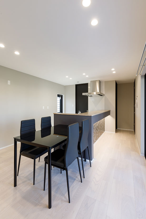 ａｒｄ（アルデ） 【1000万円台/間接照明/半ビルトインガレージ】街中で上質なくつろぎ感が得られる、ホテルライクな住まいの建築実例画像4