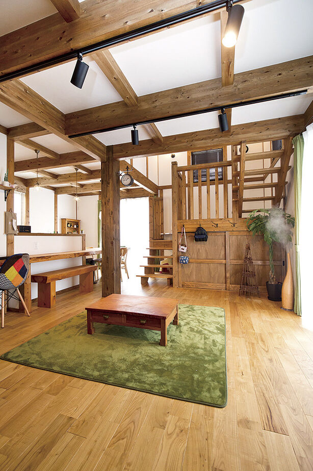 綿半林業 【1000万円台/ひのき/108m2】吹き抜け大空間に家族が集うノスタルジックで古民家風のひのきの家の建築実例画像4