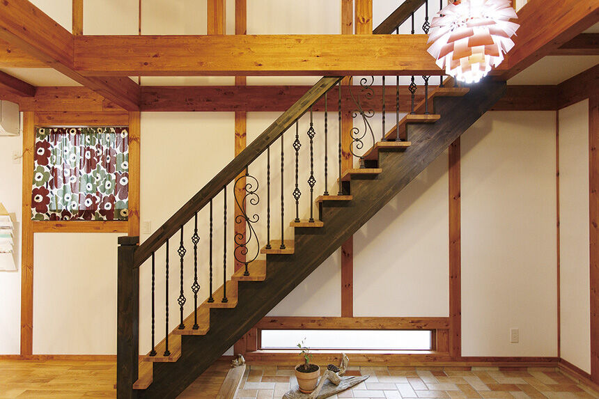 綿半林業 【1000万円台/ひのき】自然素材を使って間取りもデザインもパーフェクト！広い玄関土間が旧家の雰囲気の家の建築実例画像3