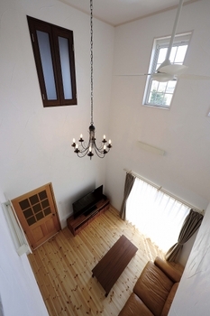 アヴィエスホーム 【39坪/2,000～2,499万円】家族の健康や住み心地が大切　素足で暮らしたくなる住まいの建築実例画像3