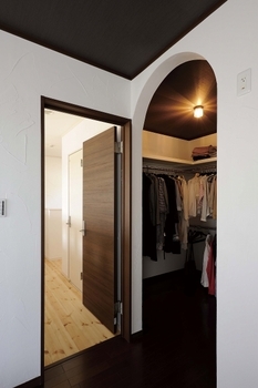 アヴィエスホーム 【39坪/2,000～2,499万円】家族の健康や住み心地が大切　素足で暮らしたくなる住まいの建築実例画像5