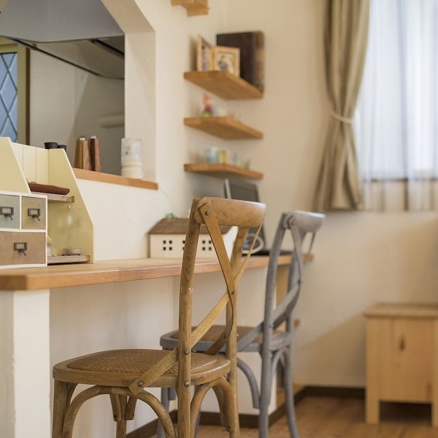 アヴィエスホーム 【間取り図有/32坪/1,500万円～1,999万円】塗り壁の爽やかさをまとったカフェ風リビングのおうちの建築実例画像6