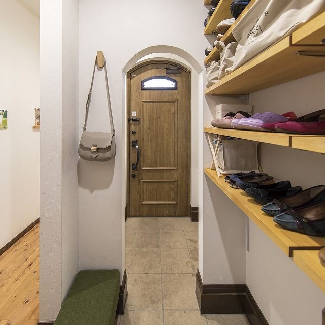 アヴィエスホーム 【間取り図有/32坪/1,500万円～1,999万円】塗り壁の爽やかさをまとったカフェ風リビングのおうちの建築実例画像8