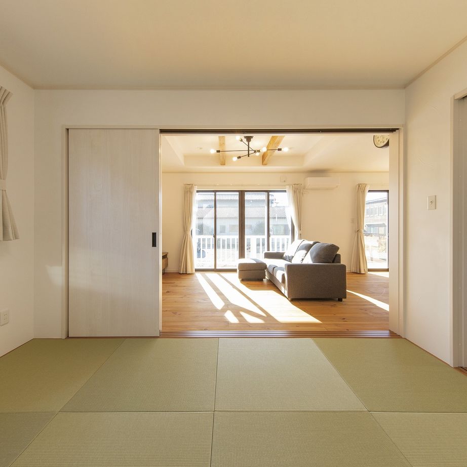 アヴィエスホーム 【37坪/1500万円～1999万円】塗り壁と無垢材が心地いい。内外が繋がるアメリカンハウスの建築実例画像6