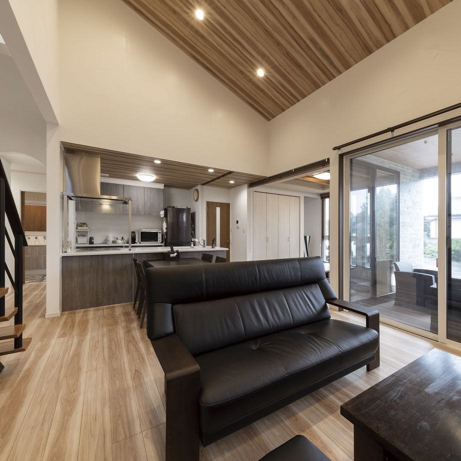 アヴィエスホーム 【間取り図有/30坪/2200万円～2299万円】素材や間取りで遊び心をプラス！塗り壁の心地よさをまとう平屋の建築実例画像4