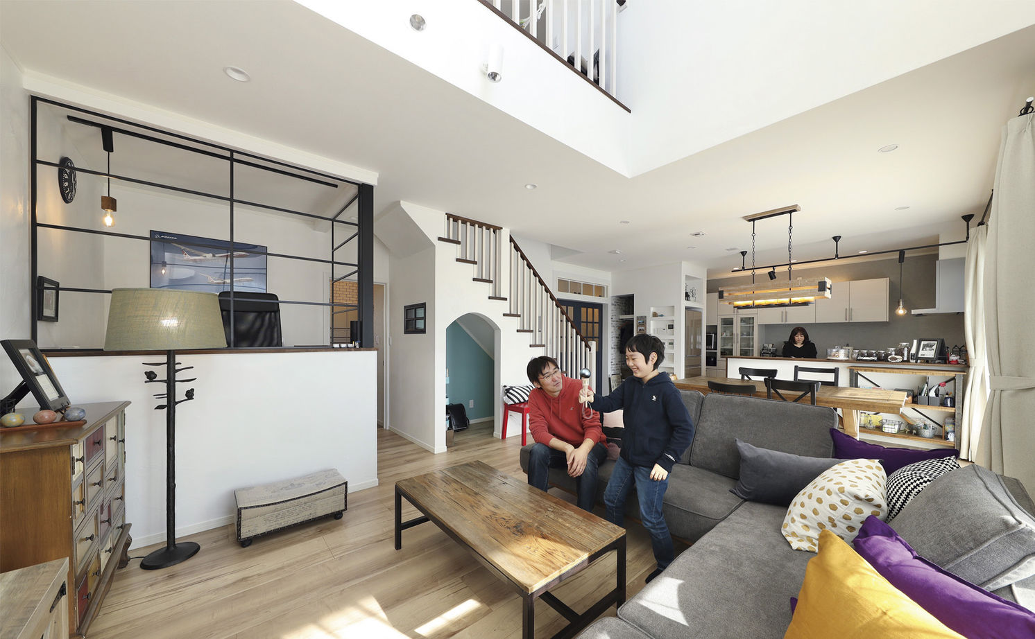 アヴィエスホーム 【間取り図有/35坪】細やかな対応で「好き」を実現。スキップフロアや吹き抜けで家族が「繋がる」暮らしの建築実例画像3